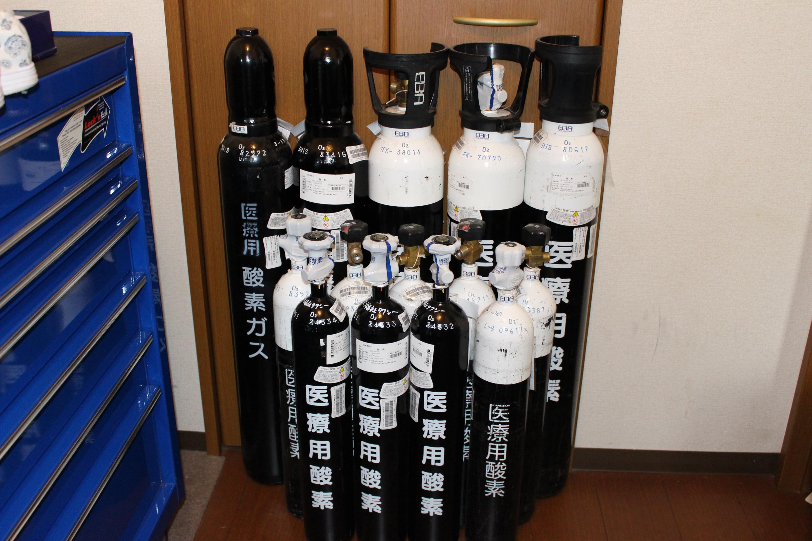 医療用酸素ボンベ
